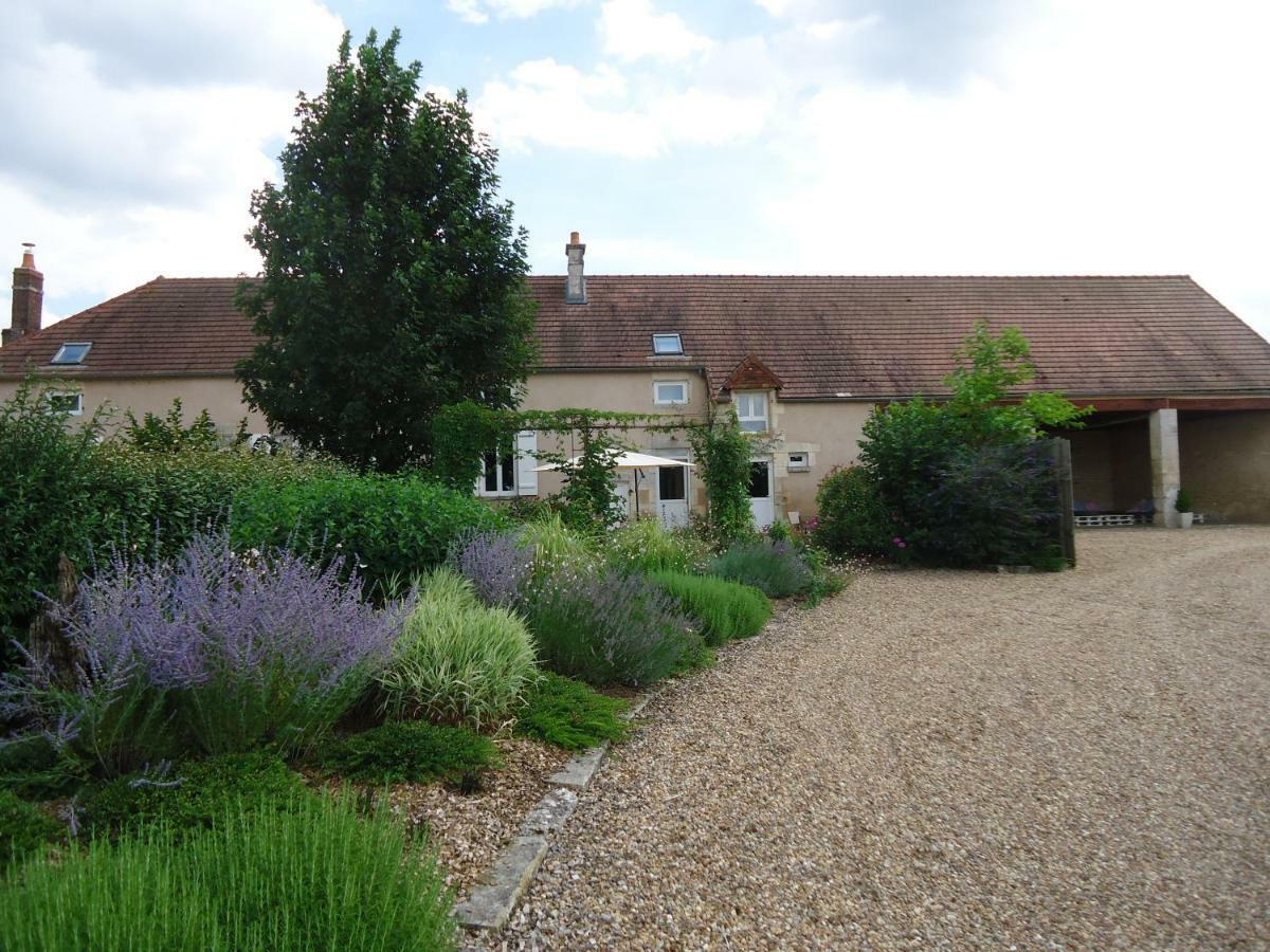 La Maison Du Puits Entrains-sur-Nohain Luaran gambar