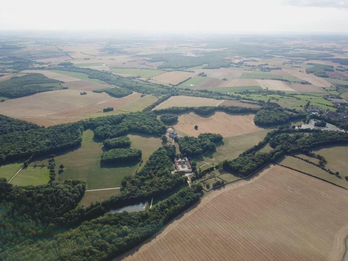 La Maison Du Puits Entrains-sur-Nohain Luaran gambar